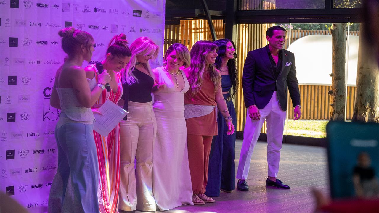 Nikol Panagiotou for Celebrate Love: Η μόδα περπατά για την ψυχική υγεία
