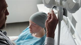Πώς η χημειοθεραπεία βλάπτει τα υγιή κύτταρα και προκαλεί πρόωρη γήρανση [Μελέτη]