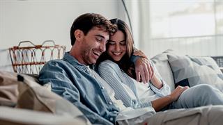 Οι στιγμές ευτυχίας στο ζευγάρι  μειώνουν τα ορμονικά επίπεδα του στρες [Μελέτη]