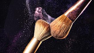 Πώς να καθαρίσετε σωστά τα πινέλα του μακιγιάζ