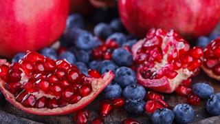 Ρόδι και μύρτιλλo: Ποιο κερδίζει στα αντιοξειδωτικά;