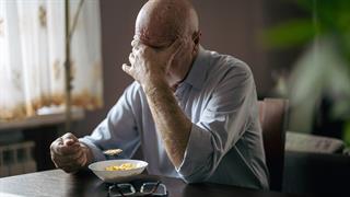 Ηλικιωμένοι που τρώνε μόνοι τους οδηγούνται σε λιγότερο θρεπτική διατροφή