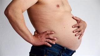 Το λίπος στην κοιλιά των αντρών συνδέεται με αυξημένο κίνδυνο για την καρδιά [μελέτη]