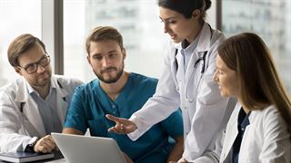 Ποιοι επαγγελματίες Υγείας αυξήθηκαν και ποιοι μειώθηκαν το 2024 [πίνακας]