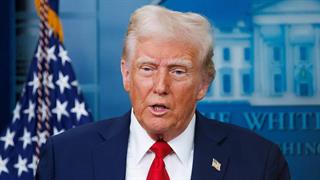 Ο Τραμπ ανακοίνωσε συμφωνίες μείωσης τιμών με 9 φαρμακευτικές