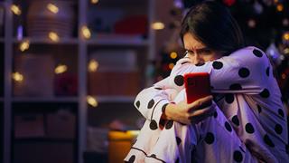 Η ξενιτιά και η διπλή μοναξιά των Χριστουγέννων