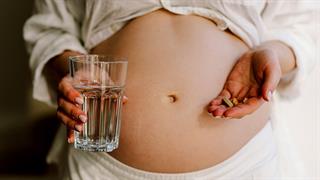 ΕΜΑ: Δεν αλλάζουν οι οδηγίες για παρακεταμόλη στην εγκυμοσύνη - Τι δείχνουν τα στοιχεία