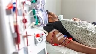 Ανασφάλιστοι: Χωρίς απόφαση της διοίκησης του ΕΟΠΥΥ η αιμοκάθαρση σε ιδιωτική μονάδα