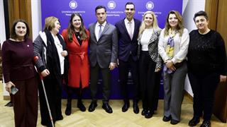 Συνάντηση Γεωργιάδη με αντιπροσωπεία από τους Συλλόγους Μαιών - Μαιευτών