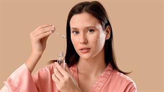 Αντιμετώπιση ακμής: Πώς η ρετινόλη μεταμορφώνει την επιδερμίδα σας