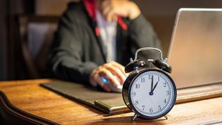 Πώς να κοιμάμαι καλά αν δουλεύω νυχτερινή βάρδια