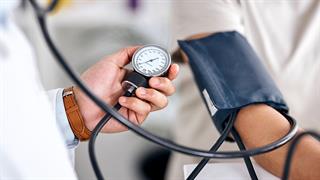 Πρώιμη υπέρταση: Αυξημένος κίνδυνος για καρδιά και νεφρά μετά τα 40