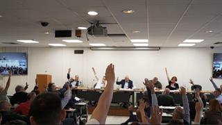 Ψήφισμα γενικής συνέλευσης ΠΦΣ: Ανεξέλεγκτη δράση επενδυτικών κεφαλαίων στο φαρμακείο