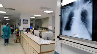 ΕΟΔΥ: CoViD, γρίπη και RSV παραμένουν σε χαμηλά επίπεδα