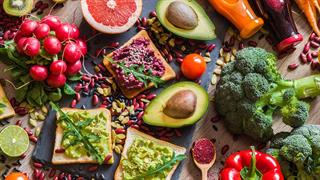 Η vegan διατροφή ακόμα και για ένα μήνα, συνδέεται με χαμηλότερη φλεγμονή και επιβράδυνση της γήρανσης